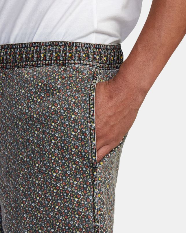 Clothing V84B992 bright black RVCA Men Escape Print Elastic Waist Walkshorts 17