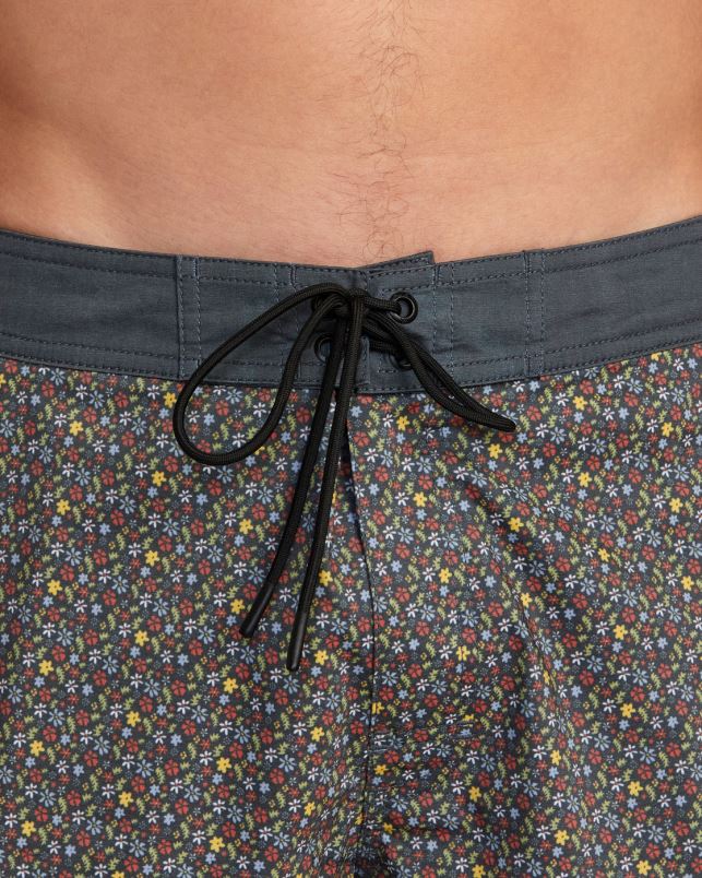 Bottoms V84B987 bright black RVCA Unisex Freeport Boardshorts 16